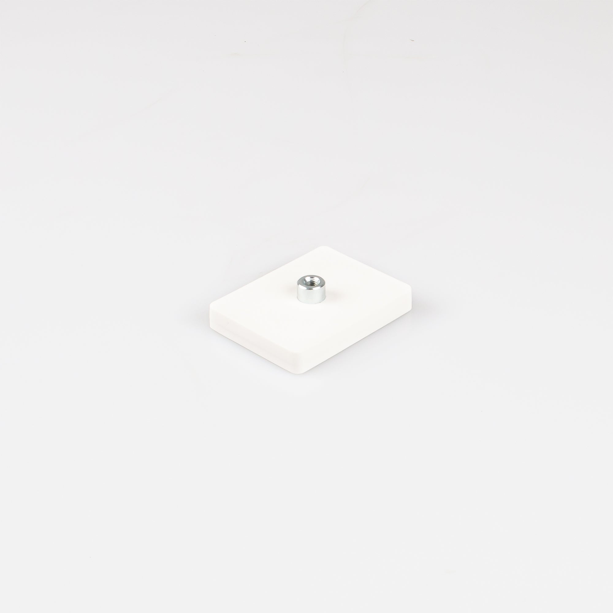 Gummiertes weißes Magnetsystem 59x45x8,5mm Gewindebuchse M5