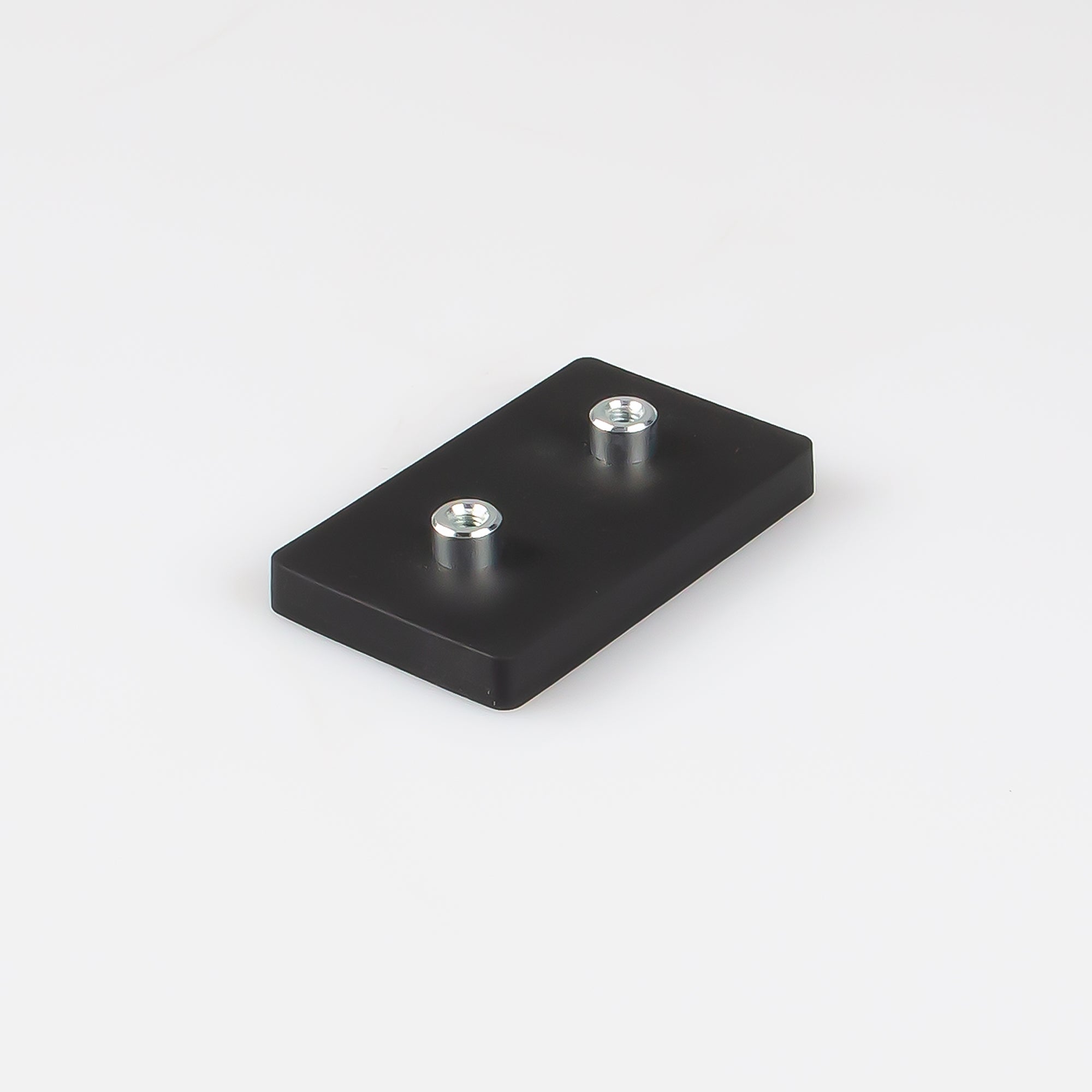 Gummiertes schwarzes Magnetsystem 74x45x8,5mm 2x Gewindebuchse M5