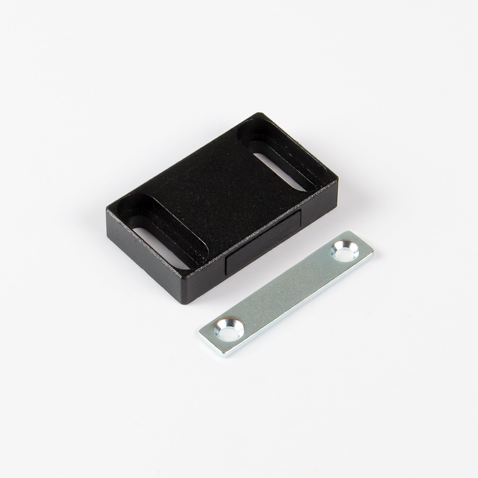 Magnetbeschlag aus Metall 50x30x10mm