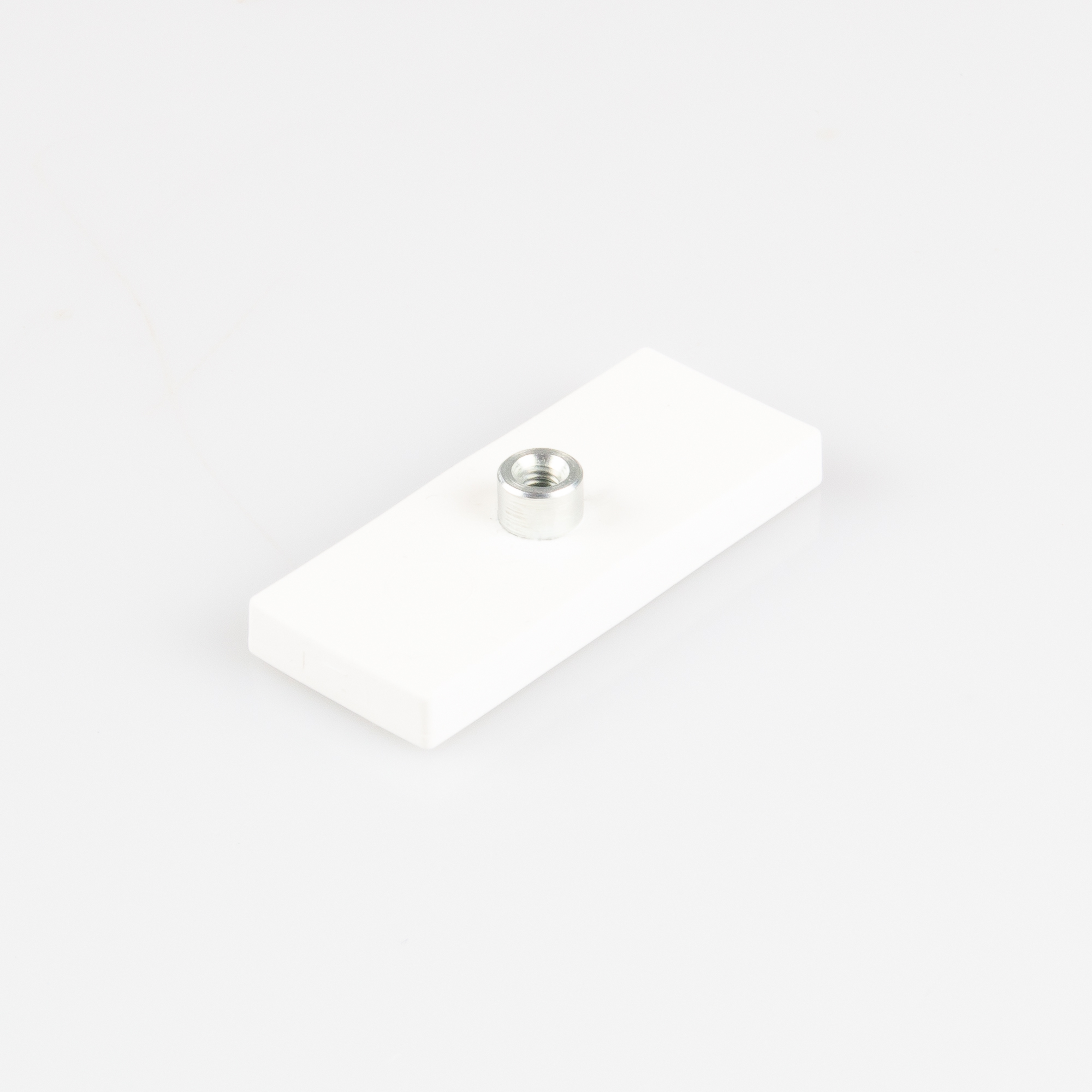 Gummierter Magnet mit Gewindebuchse M4