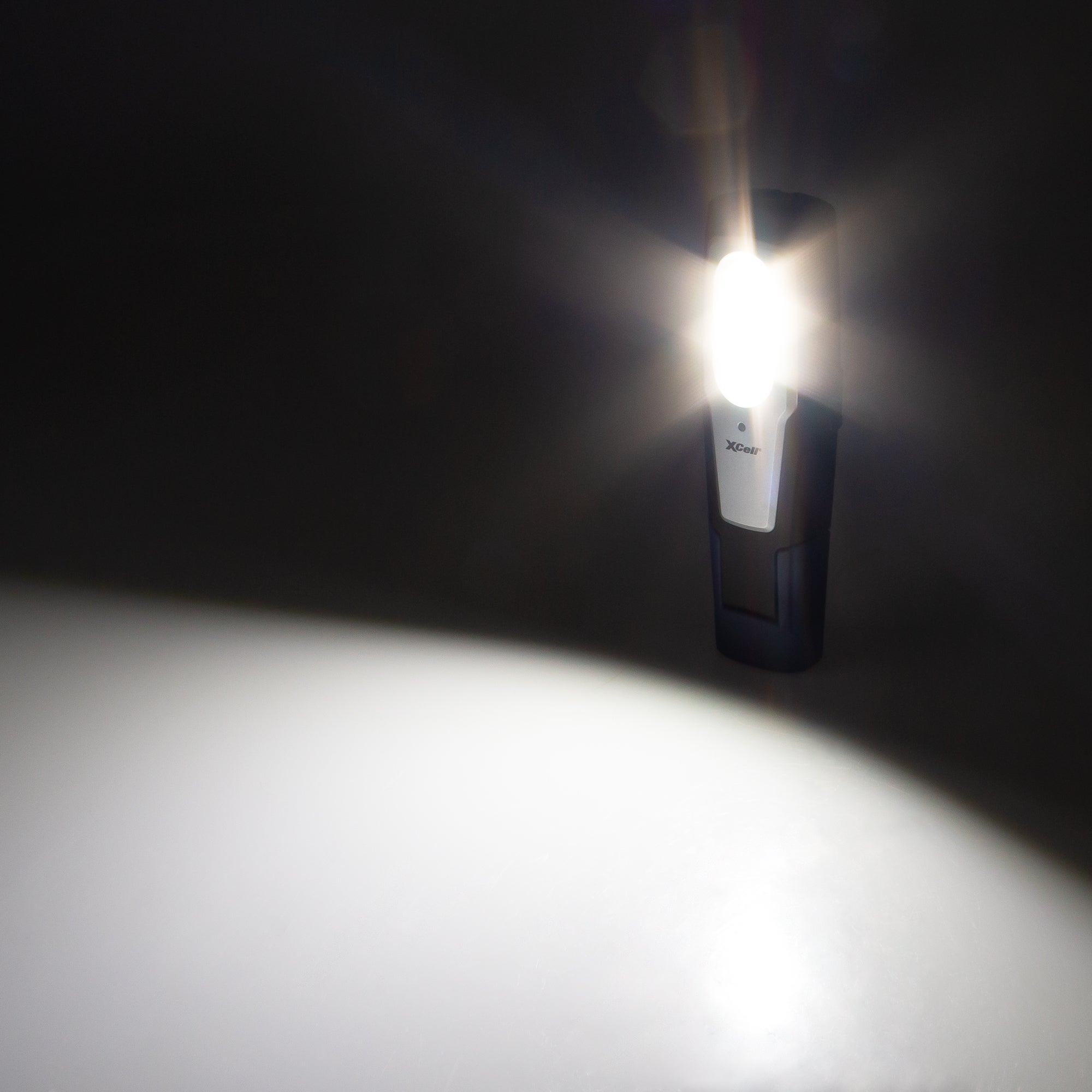 LED Inspektionslampe mit verstellbarem Magnetfuß Anwendung