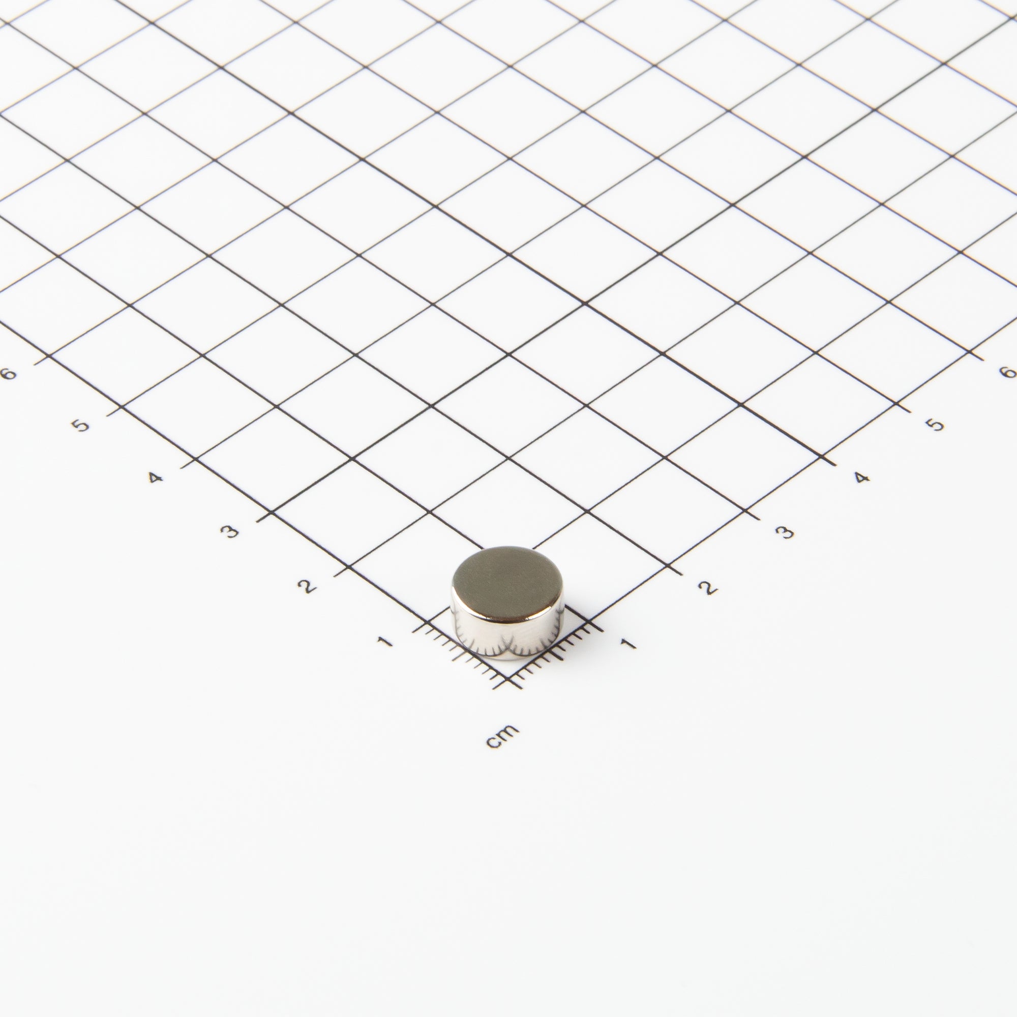 Flacher Scheibenmagnet aus Neodym mit der Abmessung Ø10x5mm