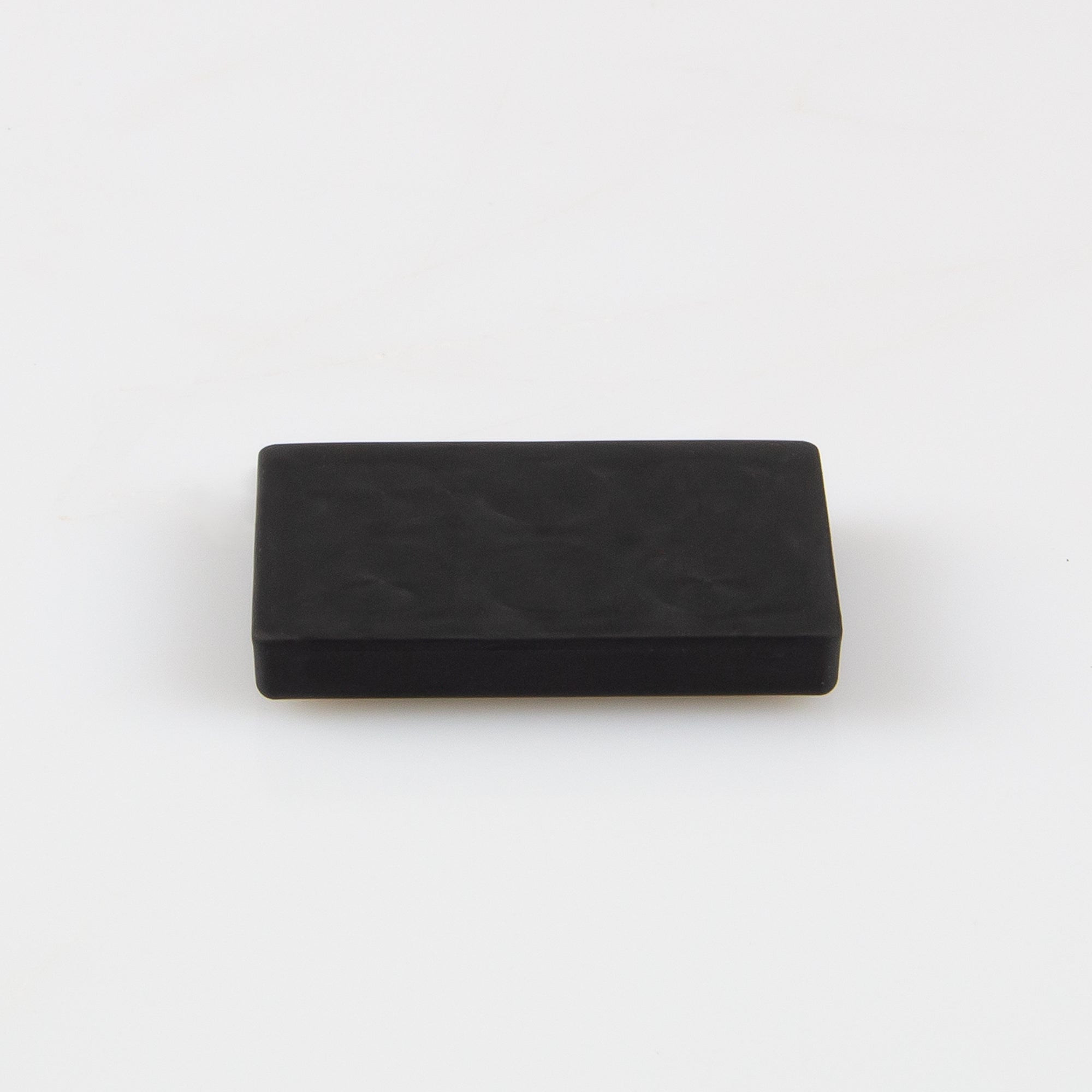 Gummierter Magnet 43x31x6,9mm mit Innengewinde M6 Haftfläche