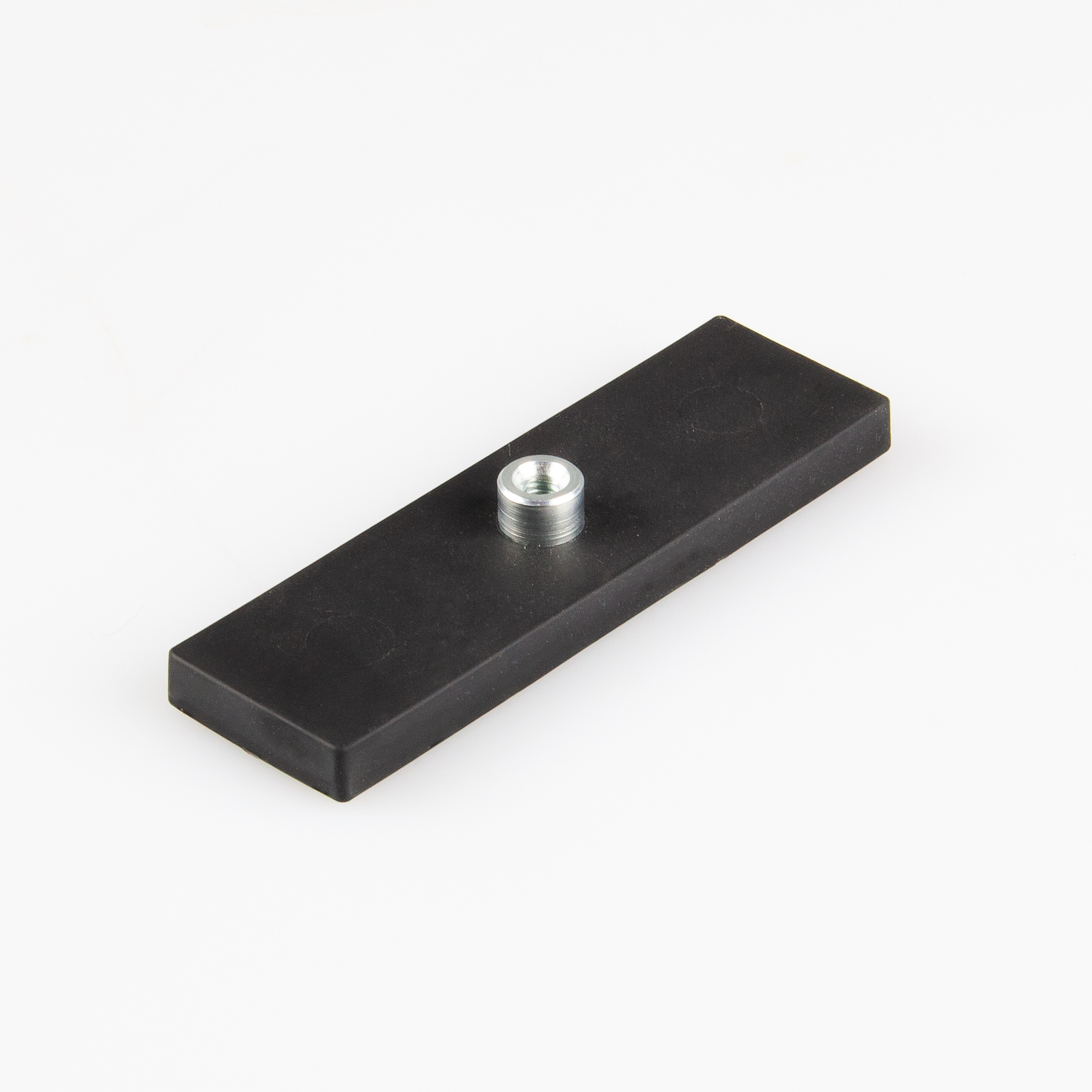 Gummierter Magnet mit Gewindebuchse M4