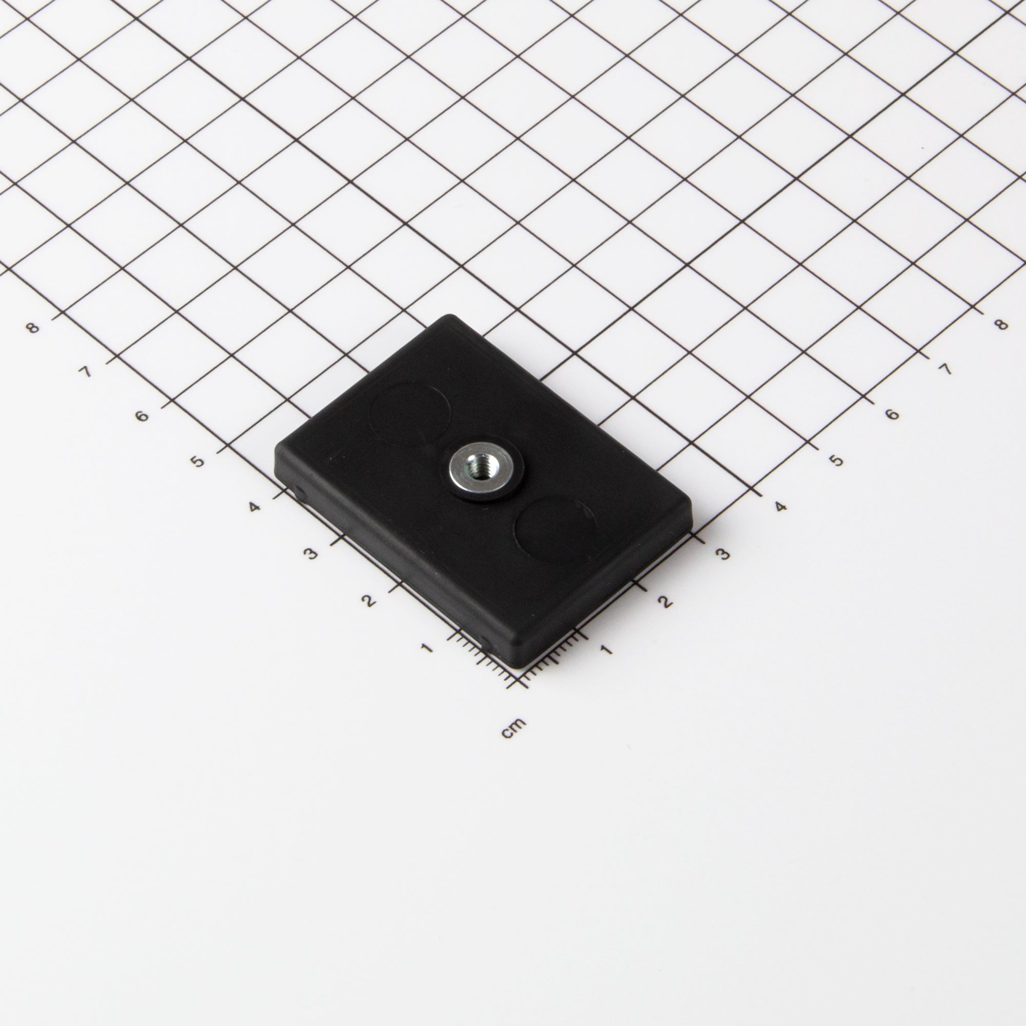 Gummierter Magnet 43x31x6,9mm mit Innengewinde M4