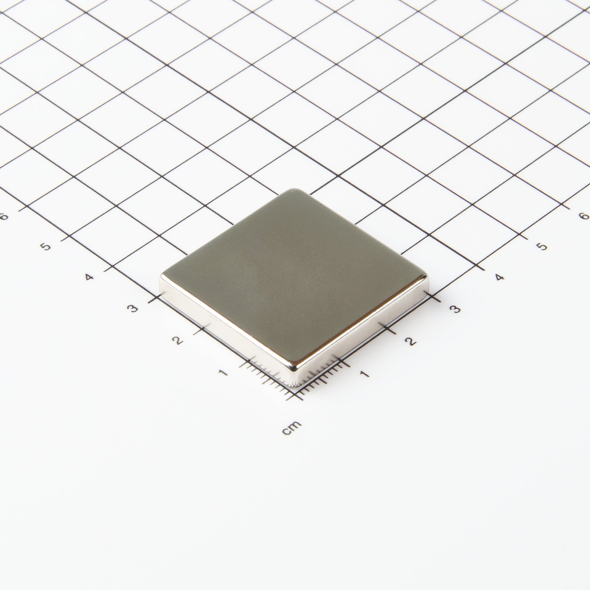 Blockmagnet aus Neodym mit der Abmessung 30x30x5mm