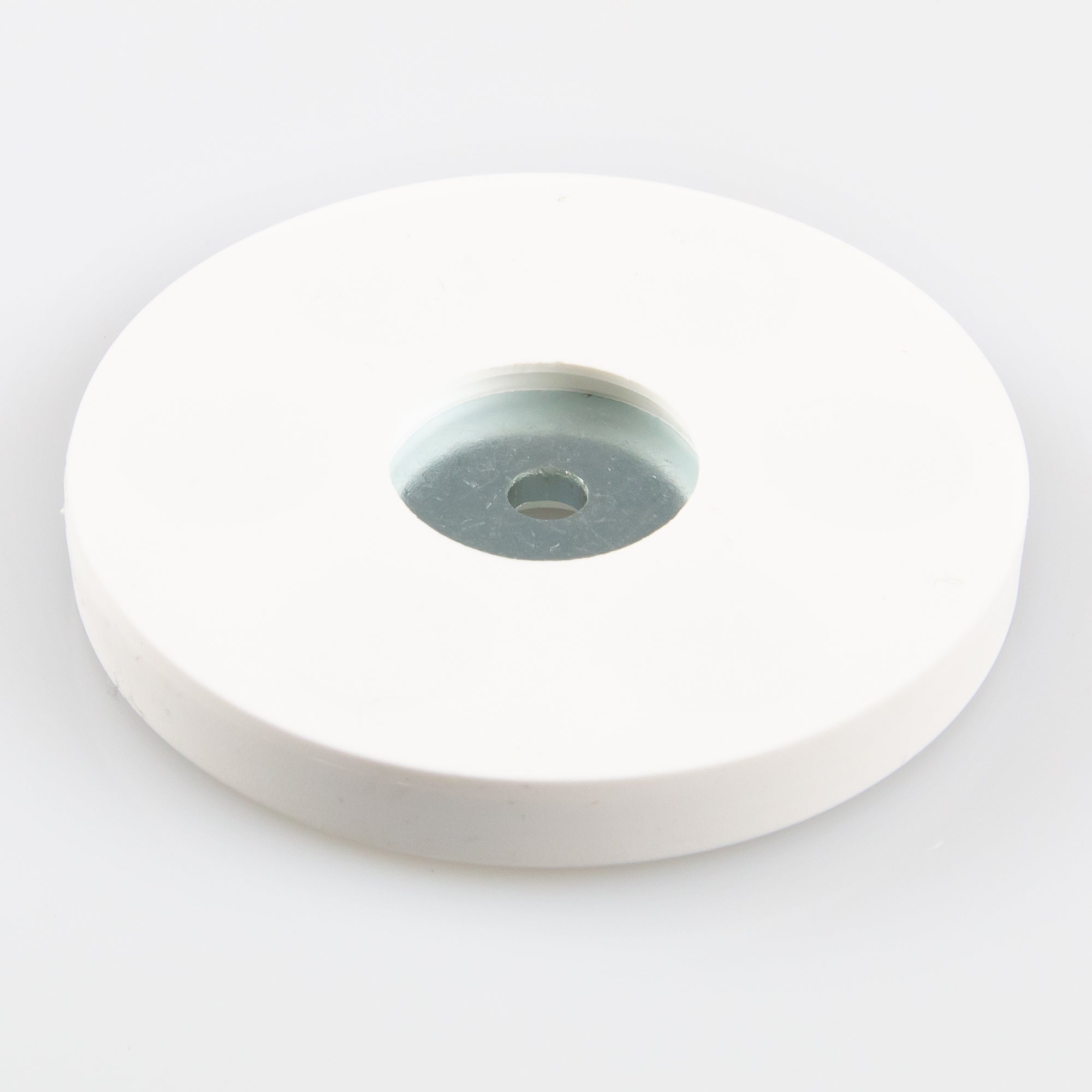 Gummierter Magnet Ø66x8,5mm mit zylindrischer Senkung Haftfläche