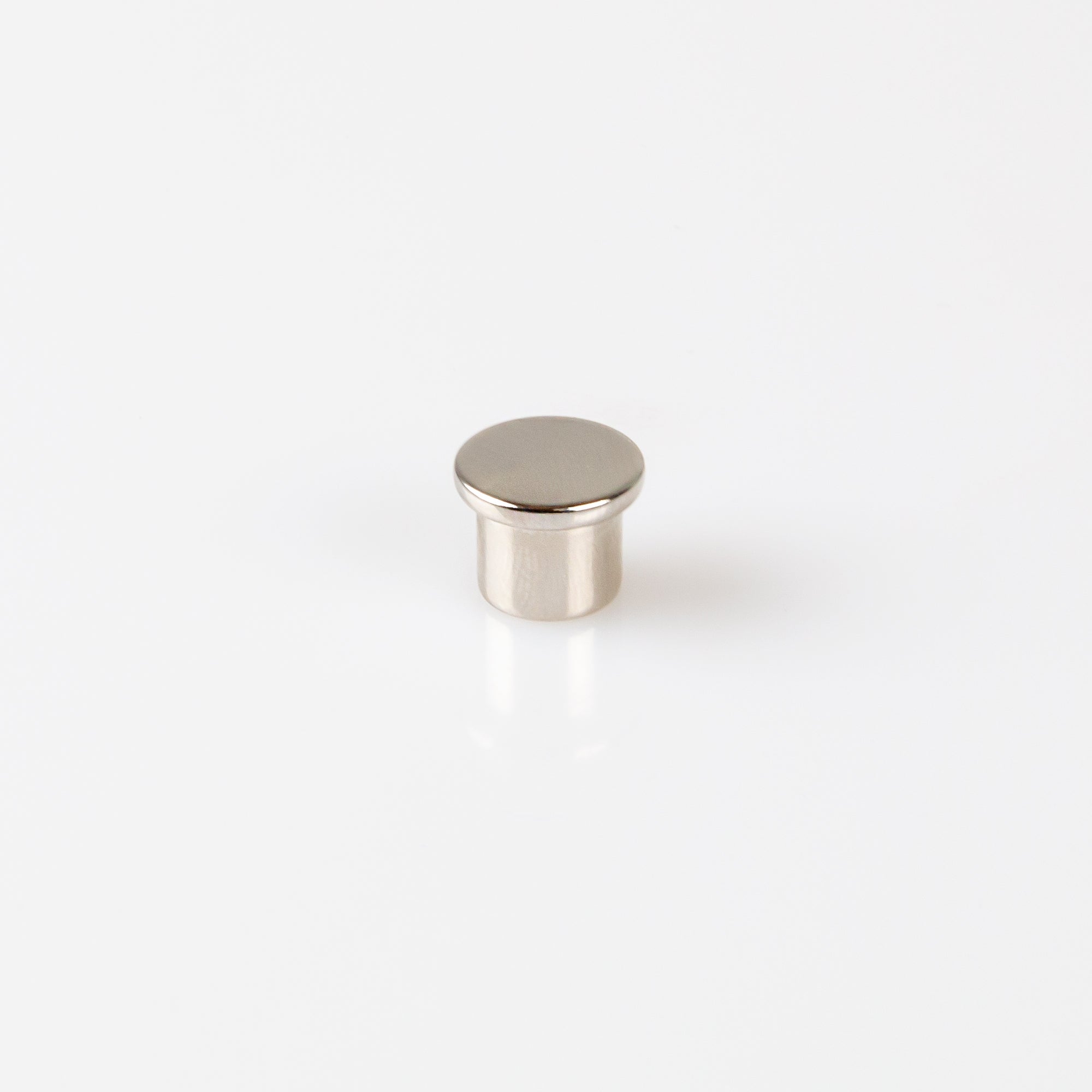 Neodym-Magnet mit Griffrand Ø10x10mm