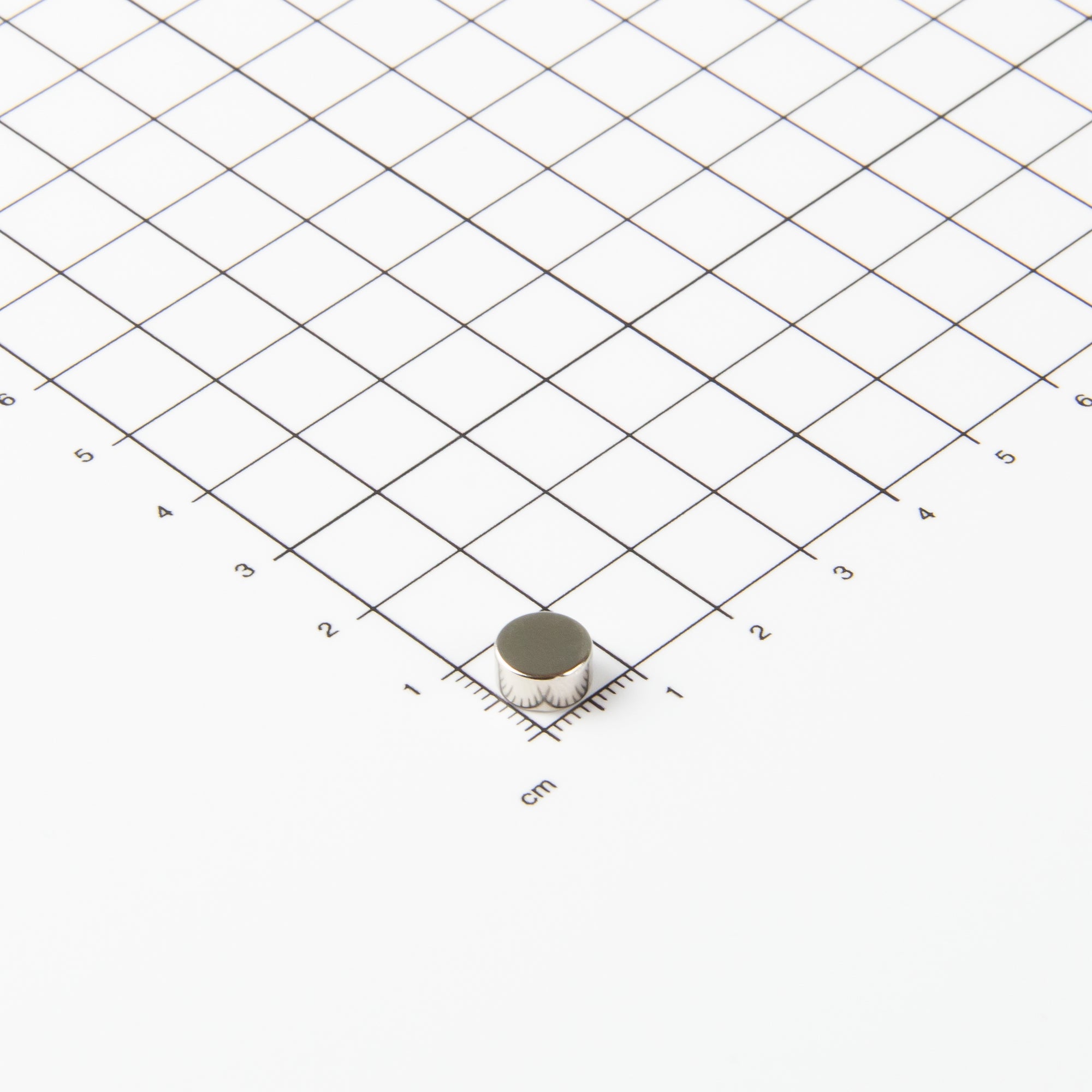 Flacher Scheibenmagnet aus Neodym mit der Abmessung Ø8x4mm