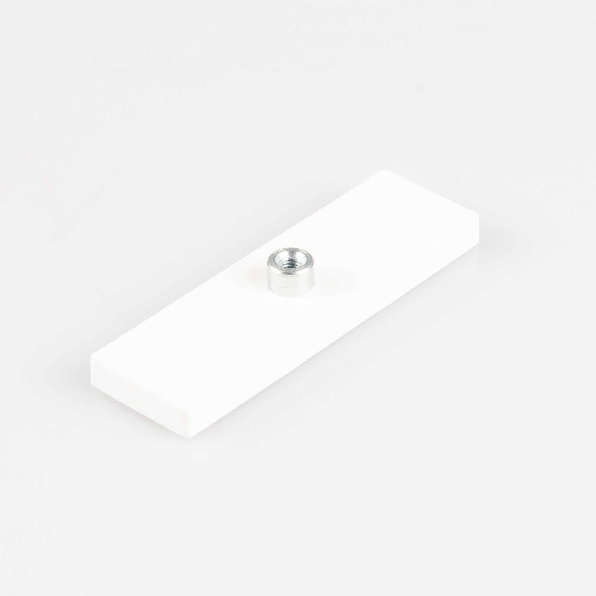 Gummierter Magnet mit Gewindebuchse M4