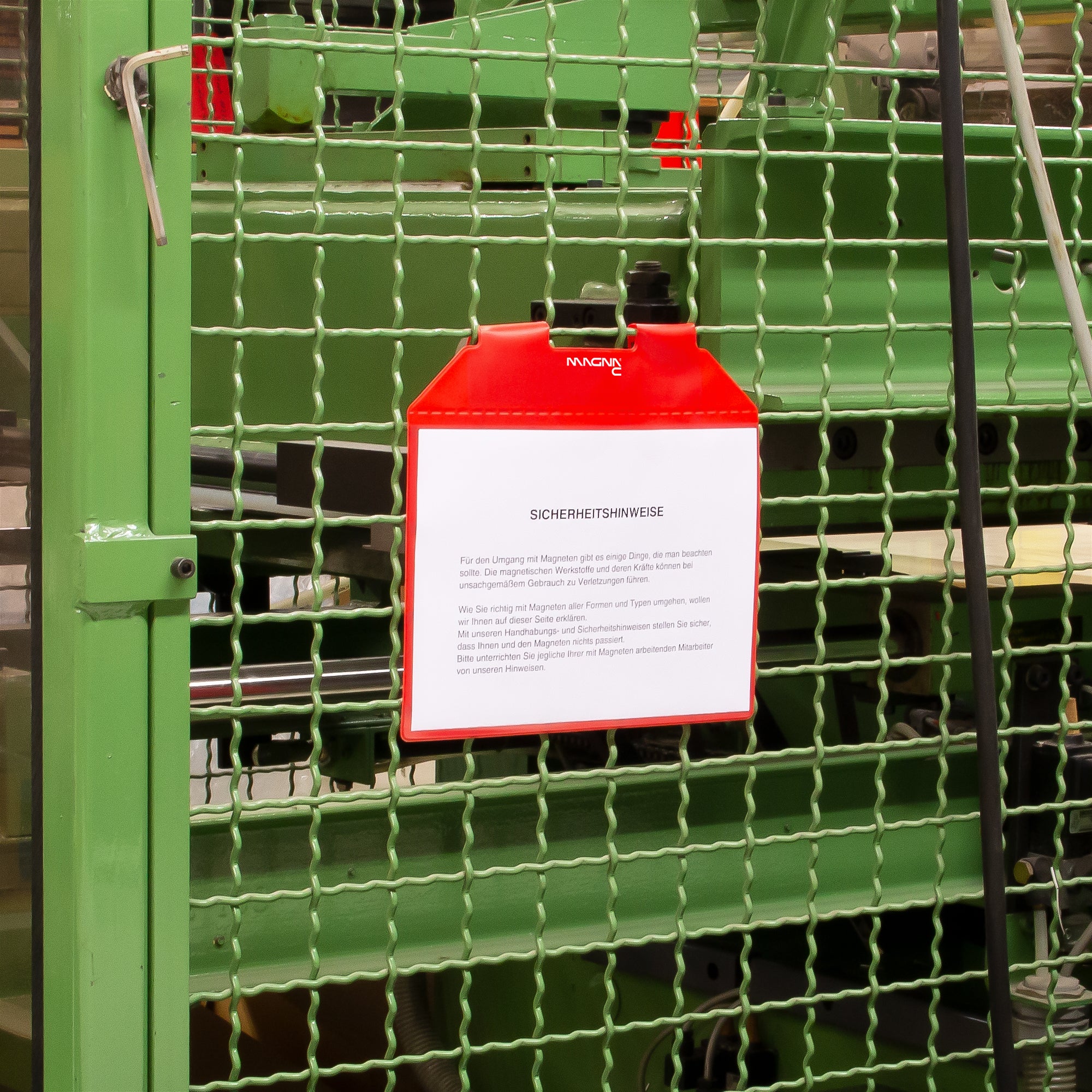 Magnettasche rot 217x155mm mit Schlaufen für DIN A5 an Gitterbox