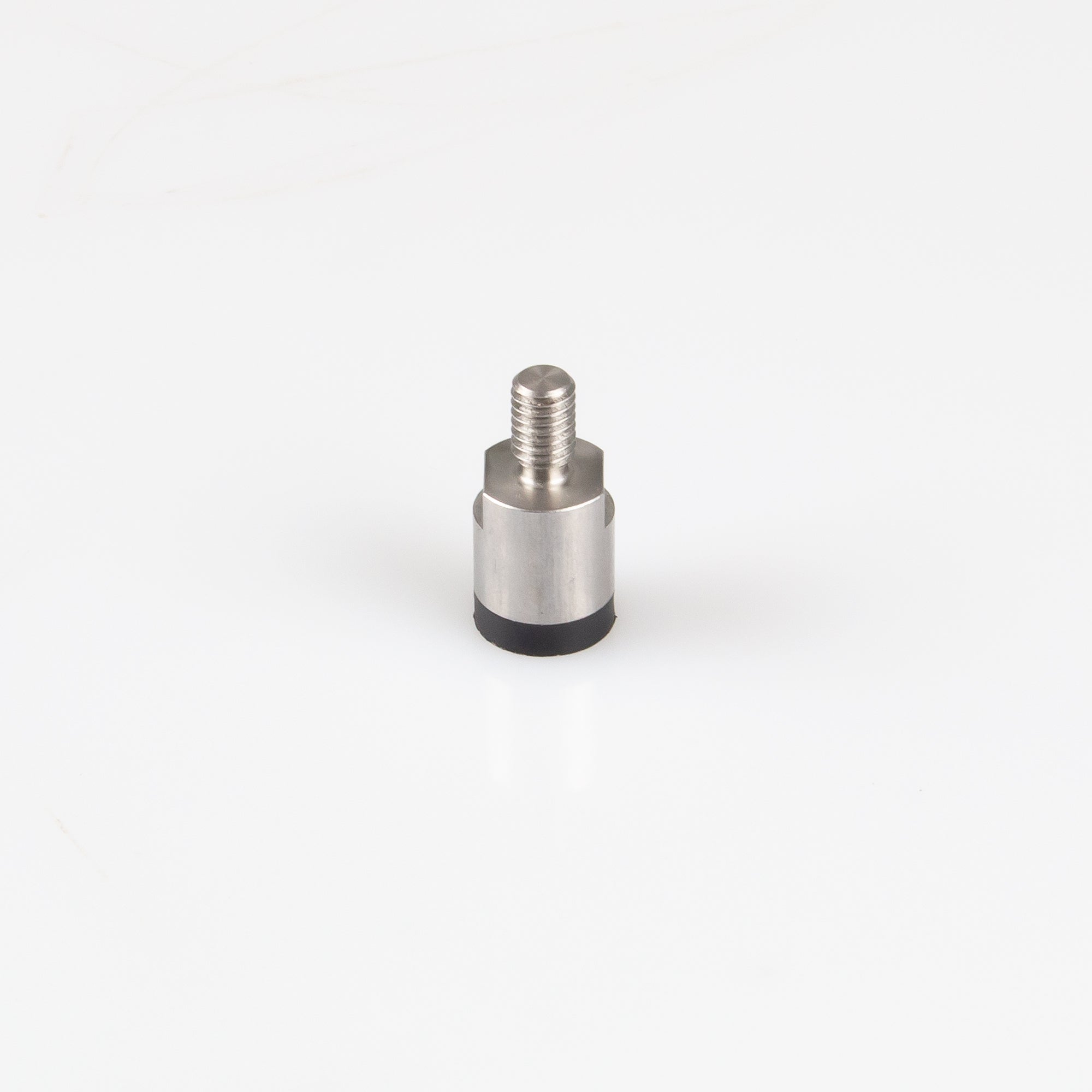 Gummierter magnetischer Anschlag zum Halten von Klappen und Türen