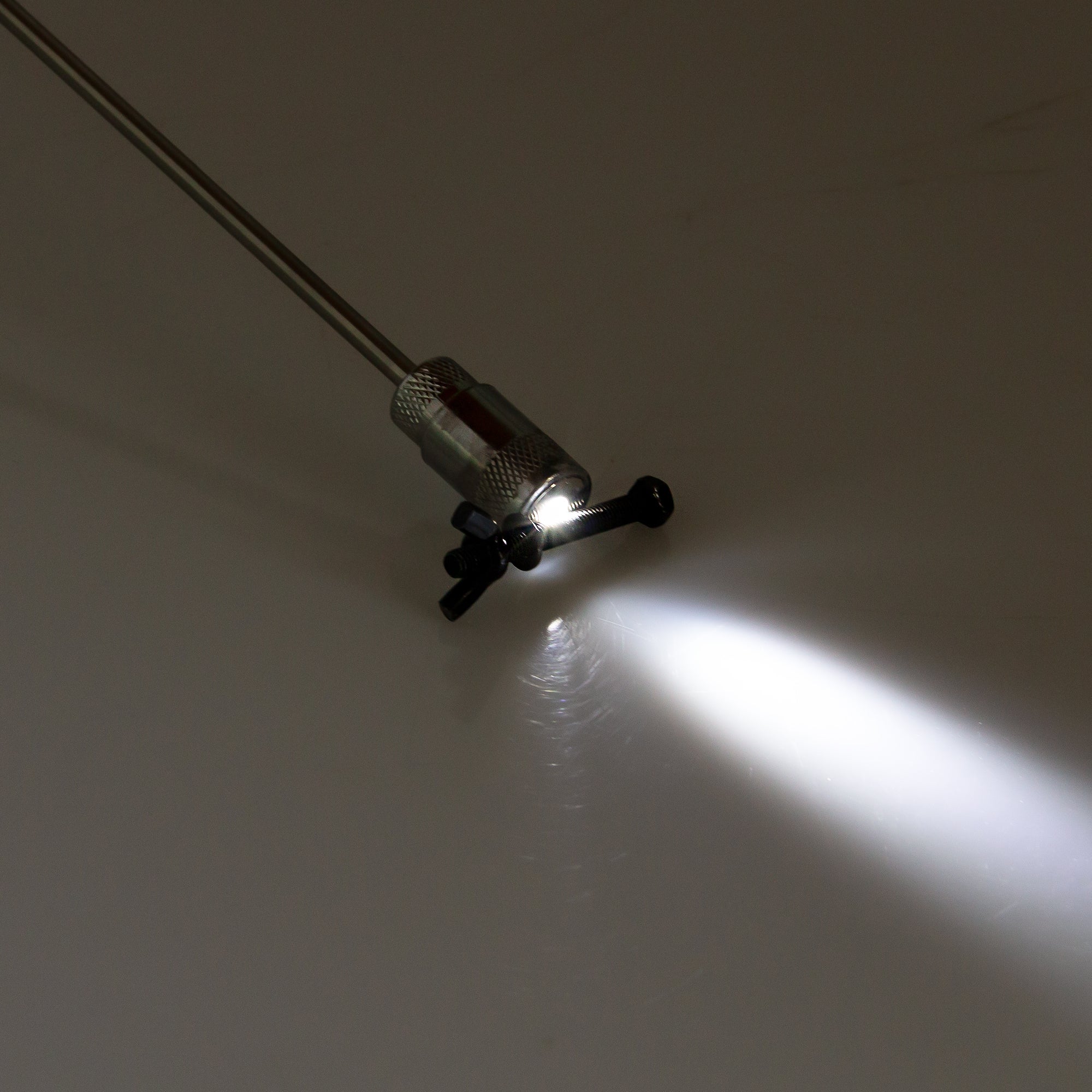 Teleskop-Suchmagnet mit LED-Licht