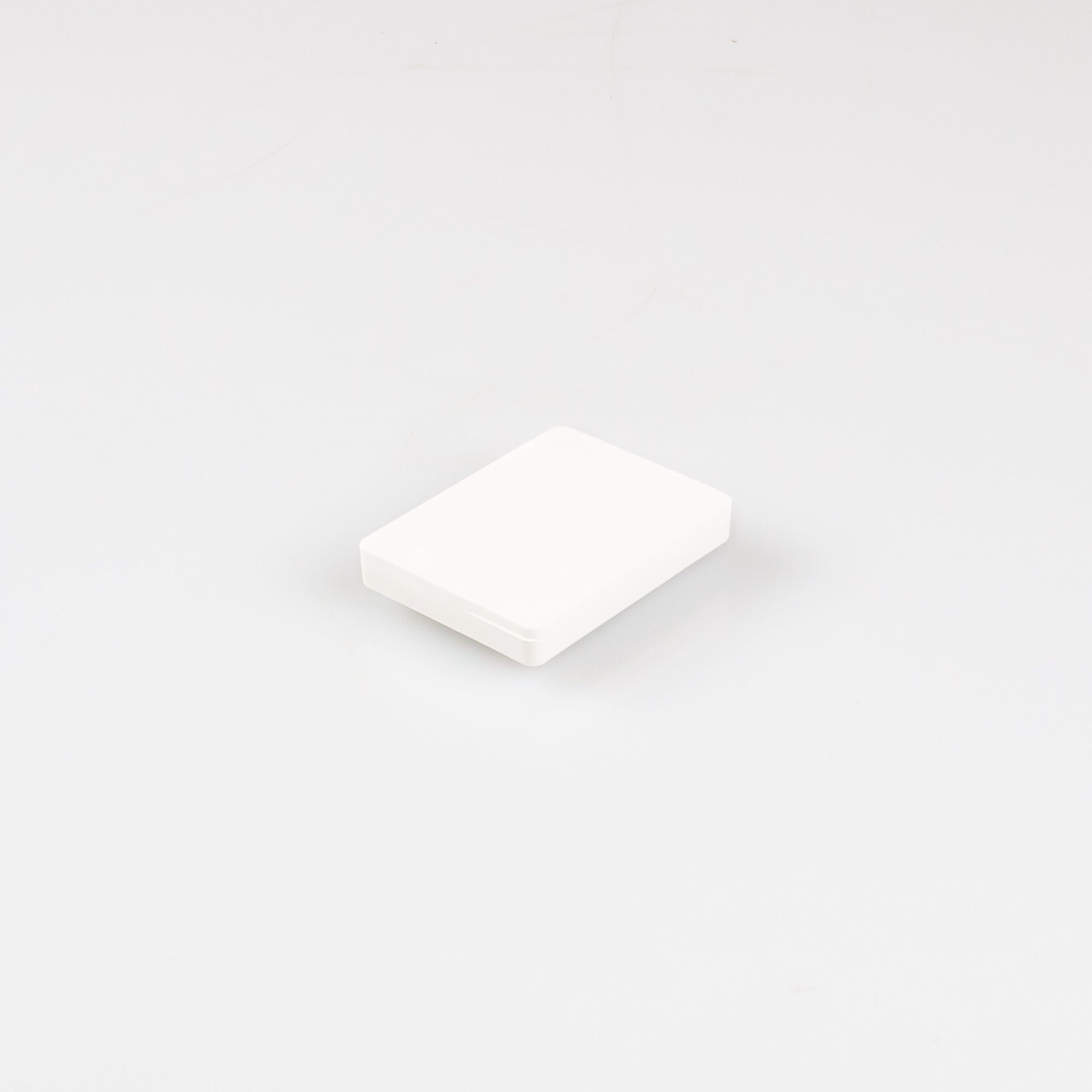 Gummiertes weißes Magnetsystem 59x45x8,5mm 2x Gewindebuchse M5 Haftfläche