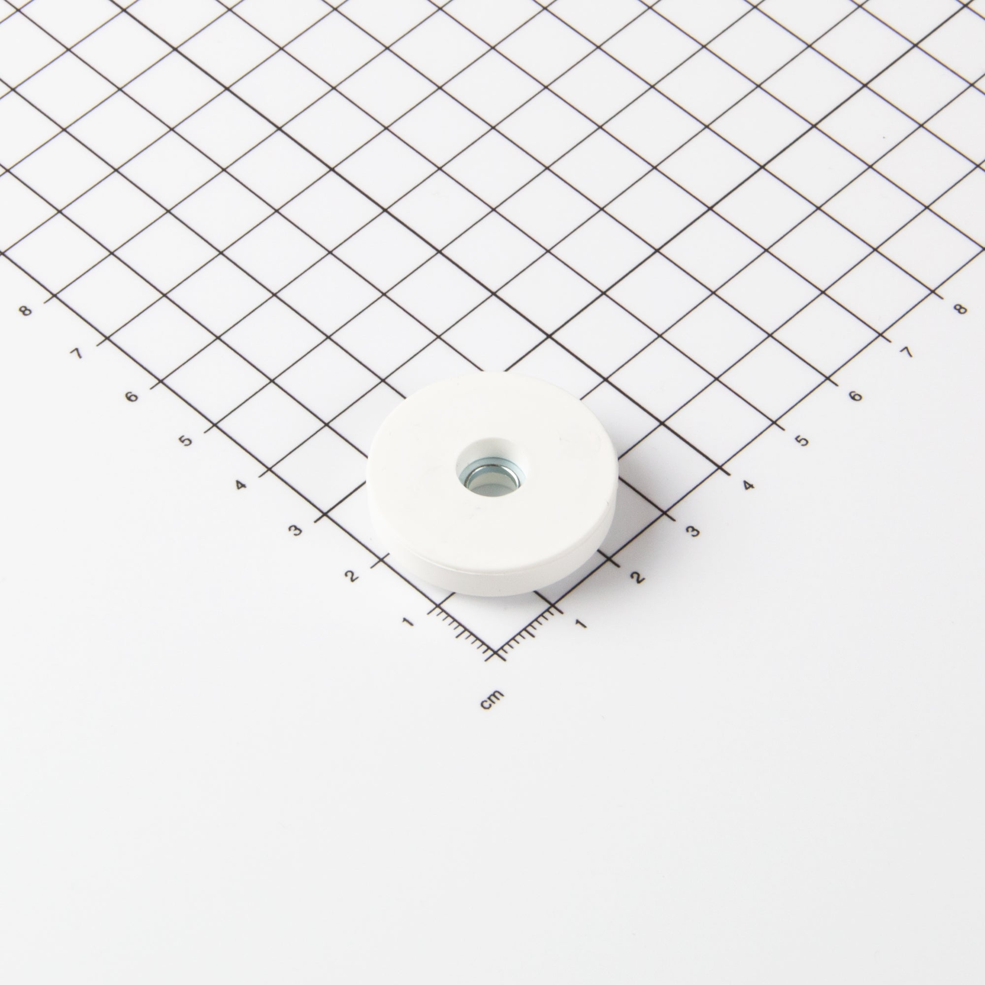 Gummierter Magnet Ø31x6mm mit zylindrischer Senkung