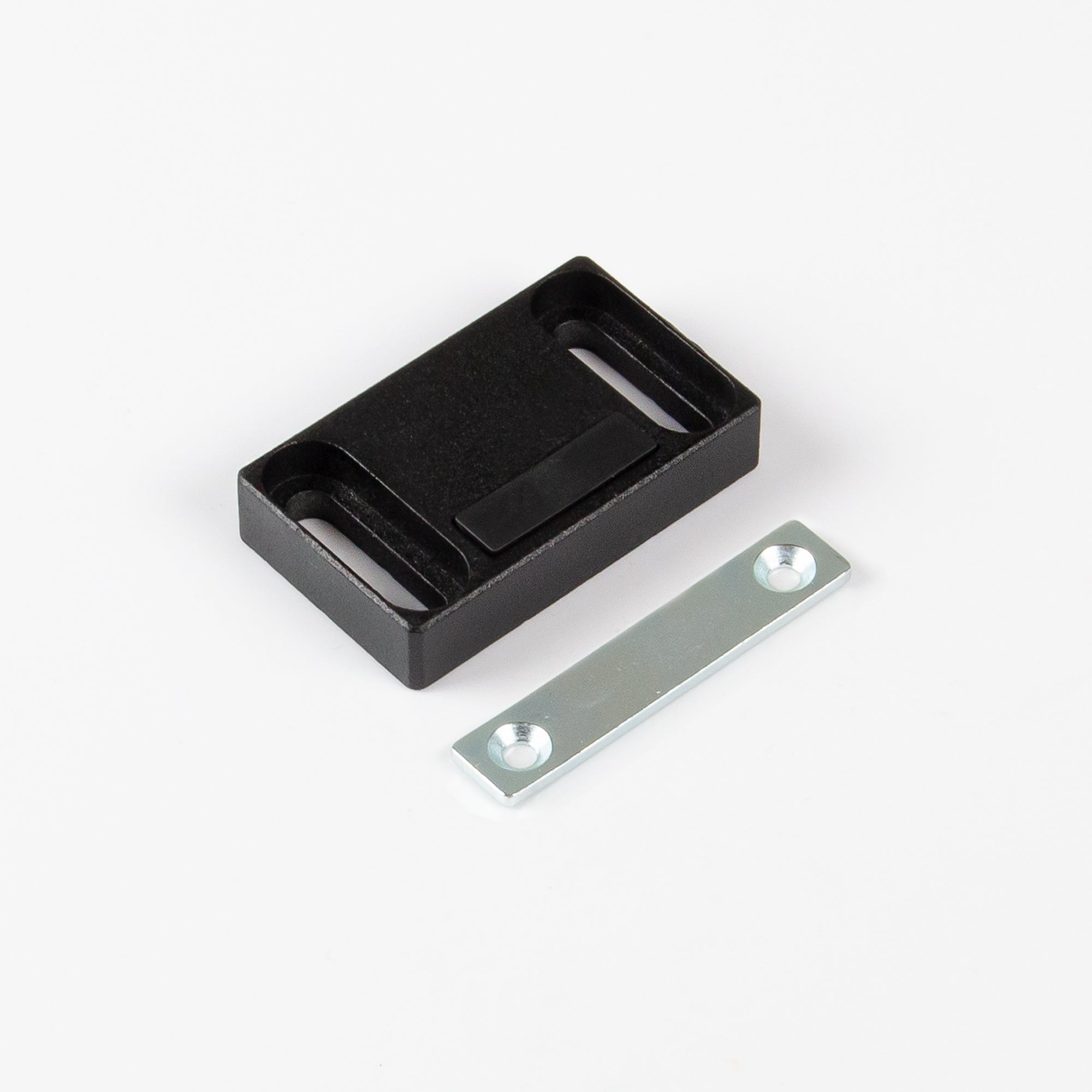 Magnetbeschlag aus Metall 50x30x10mm