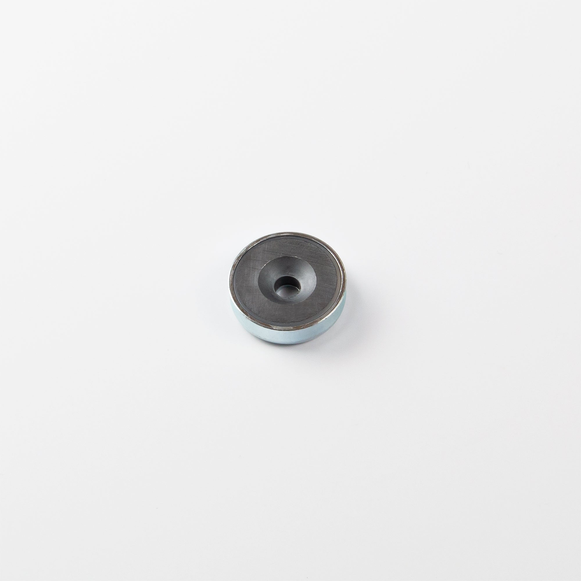 Ferrit Flachgreifer Ø25x7,0mm mit konischer Senkung Haftfläche