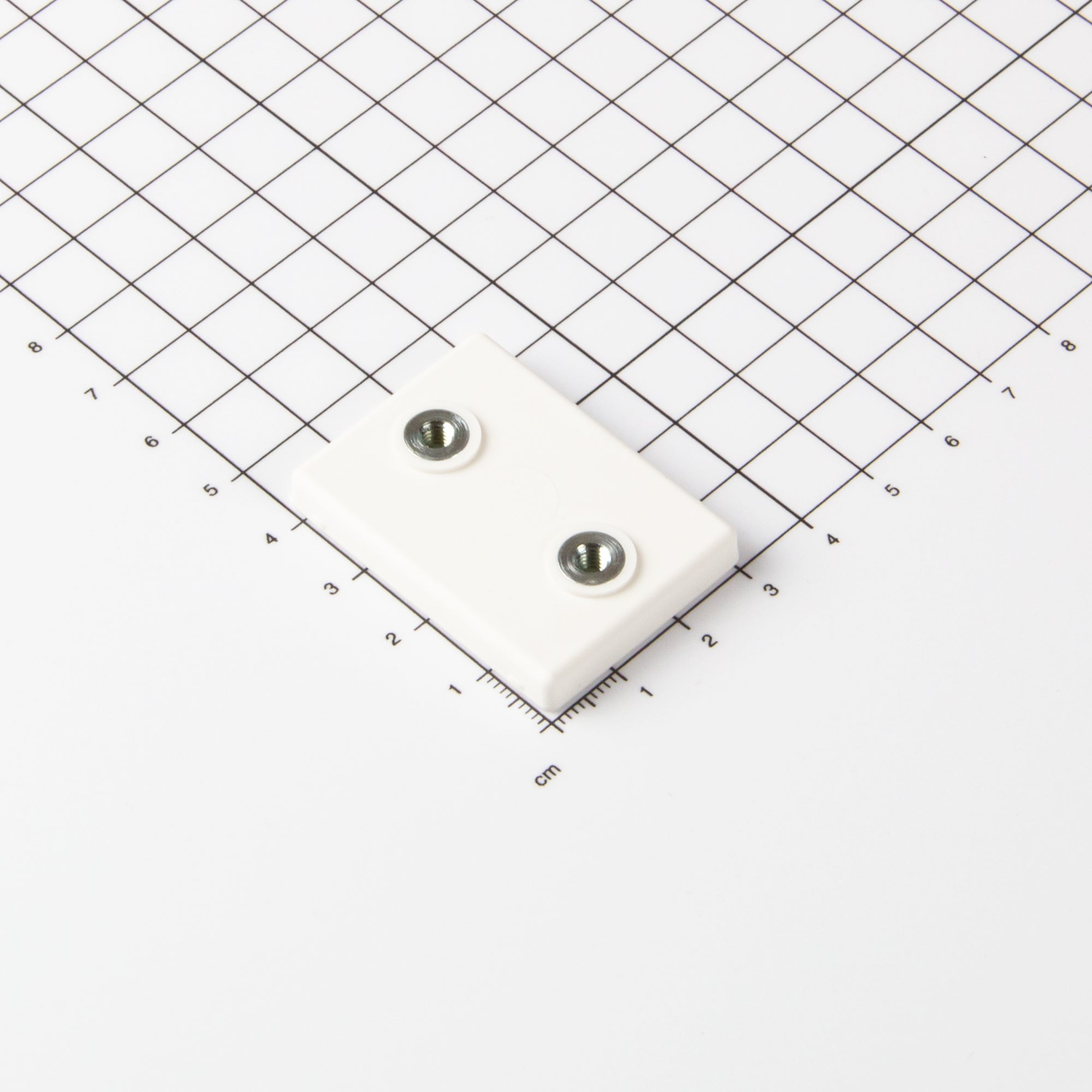 Gummierter weißer Magnet 43x31x6,9mm mit Innengewinde M4