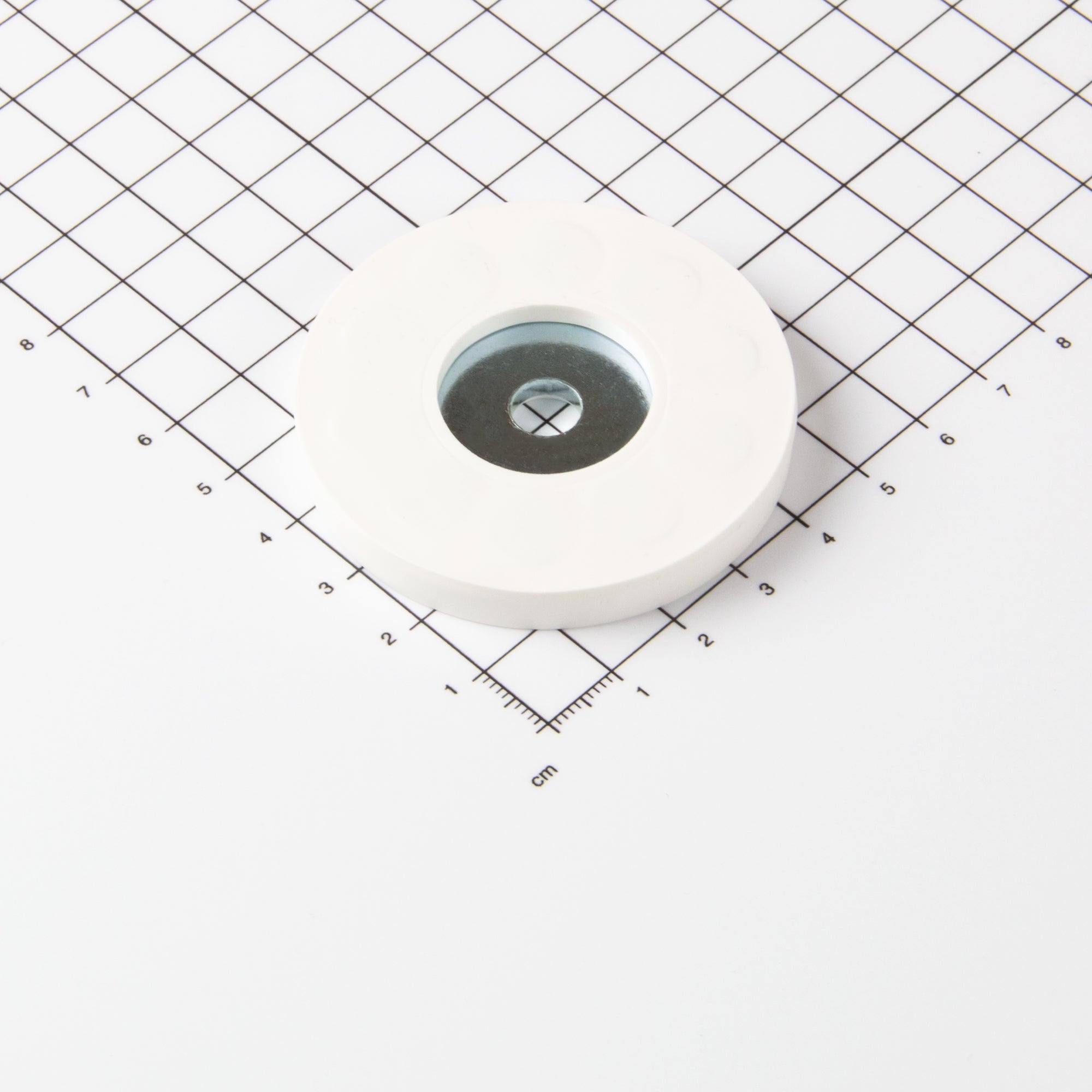 Gummierter Magnet Ø57x7,6mm mit zylindrischer Senkung