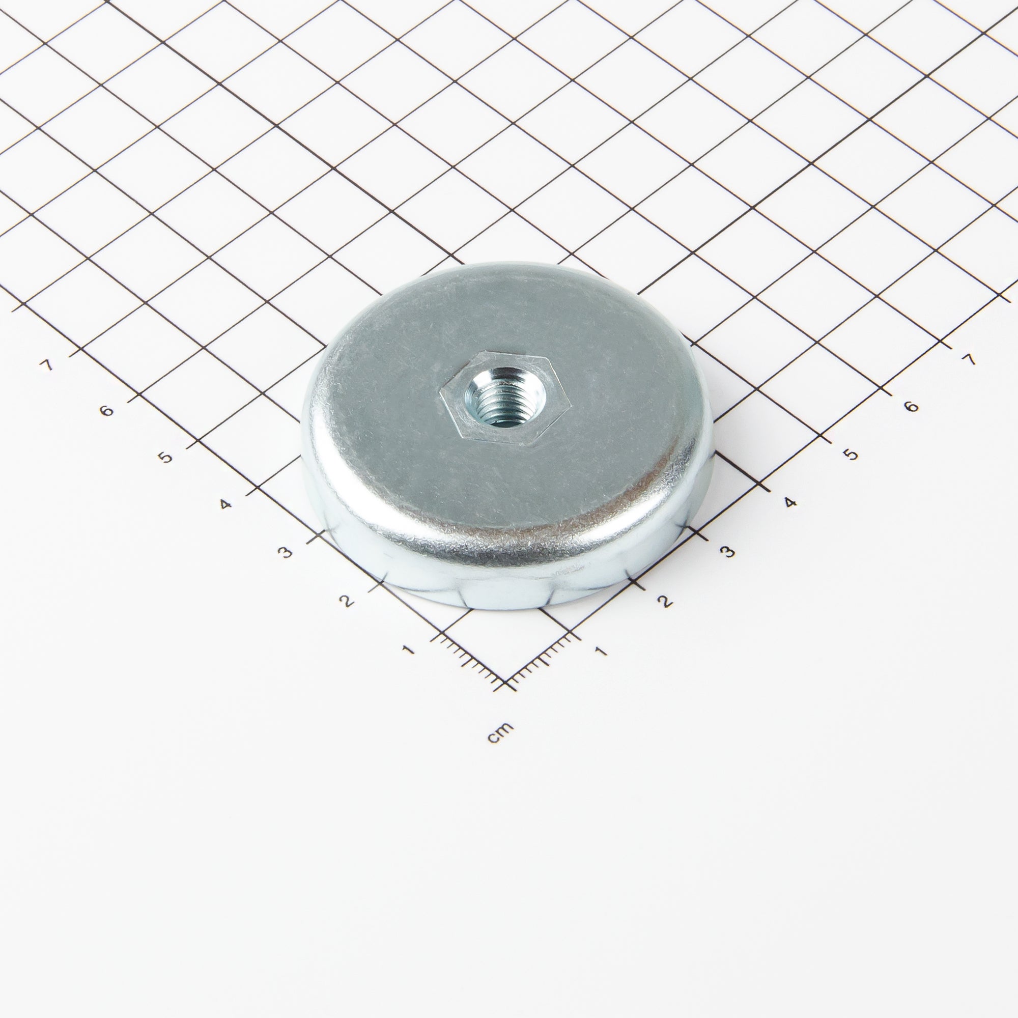 Neodym Topfmagnet mit Innengewinde M8 in der Abmessung Ø47x9,2mm
