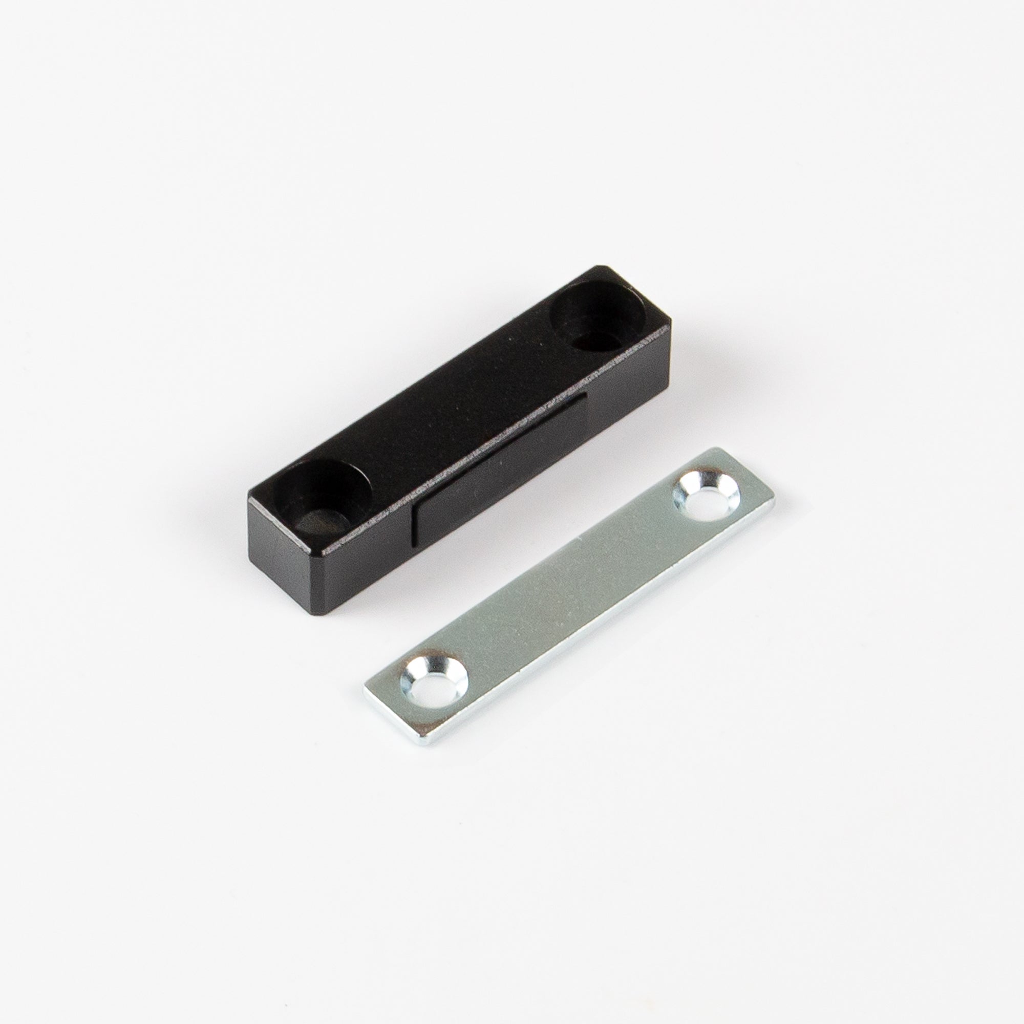 Magnetbeschlag aus Metall 50x12x10mm