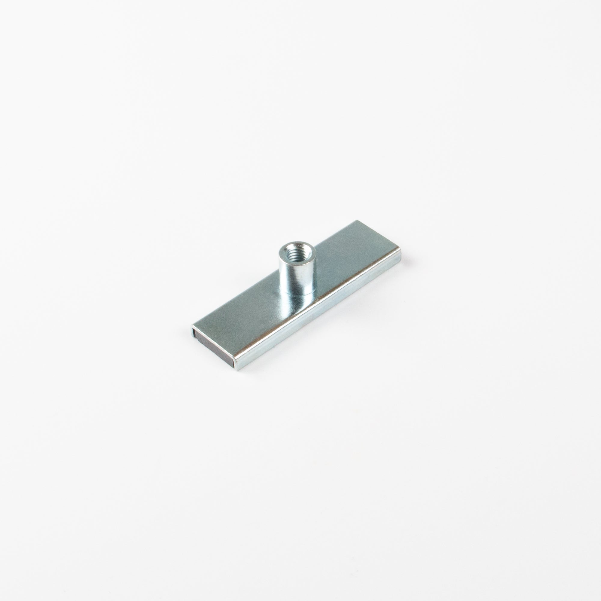 magnetische Flachleiste aus Hartferrit mit Gewindebuchse