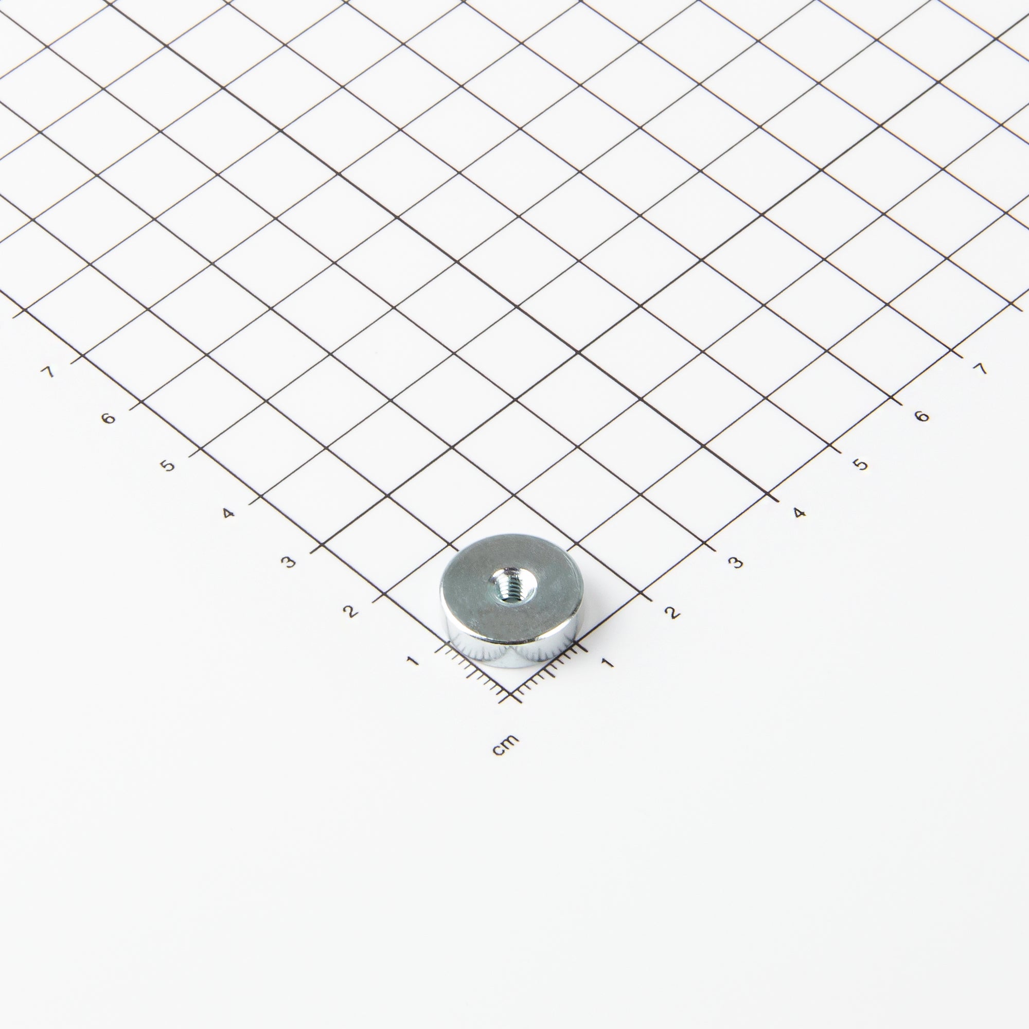 Neodym Topfmagnet mit Innengewinde M4 in der Abmessung Ø16x4,5mm