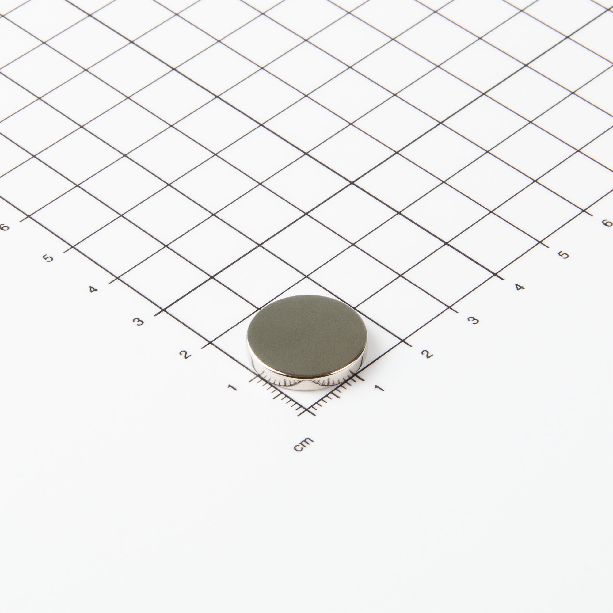 Flacher Scheibenmagnet aus Neodym mit der Abmessung Ø18x3mm