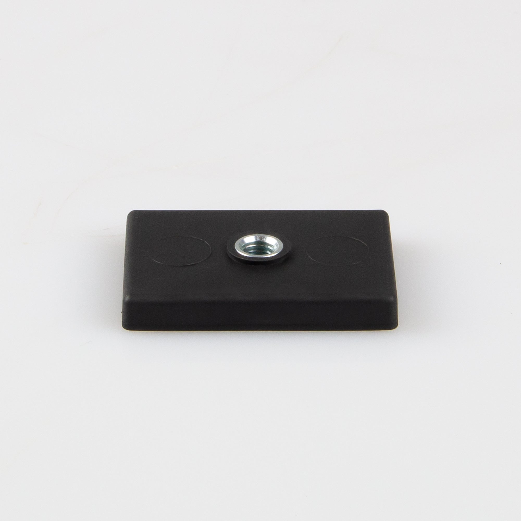 Gummierter Magnet 43x31x6,9mm mit Innengewinde M6