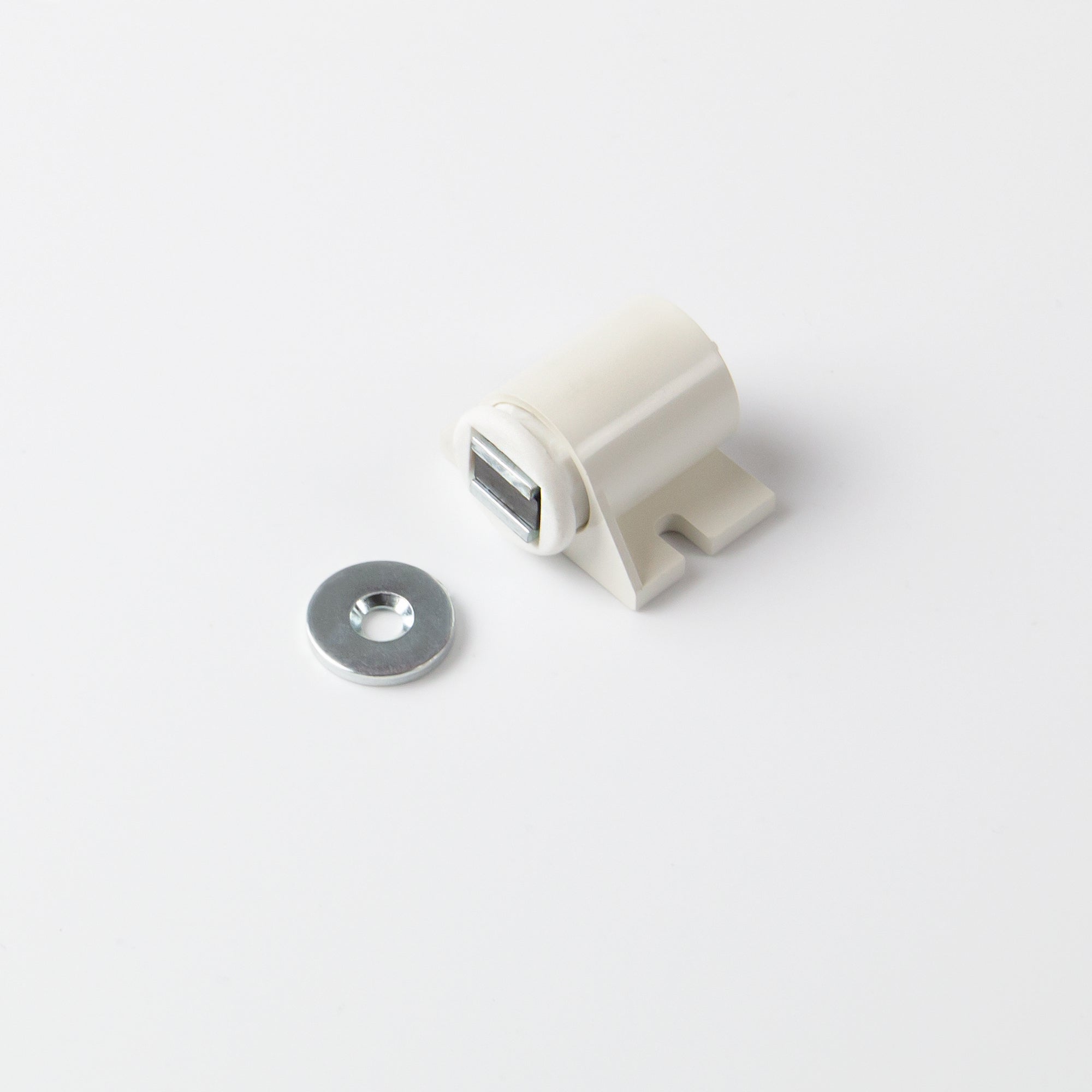 Zylindrische Magnetschnäpper Ø18x30mm mit Gegenplatte