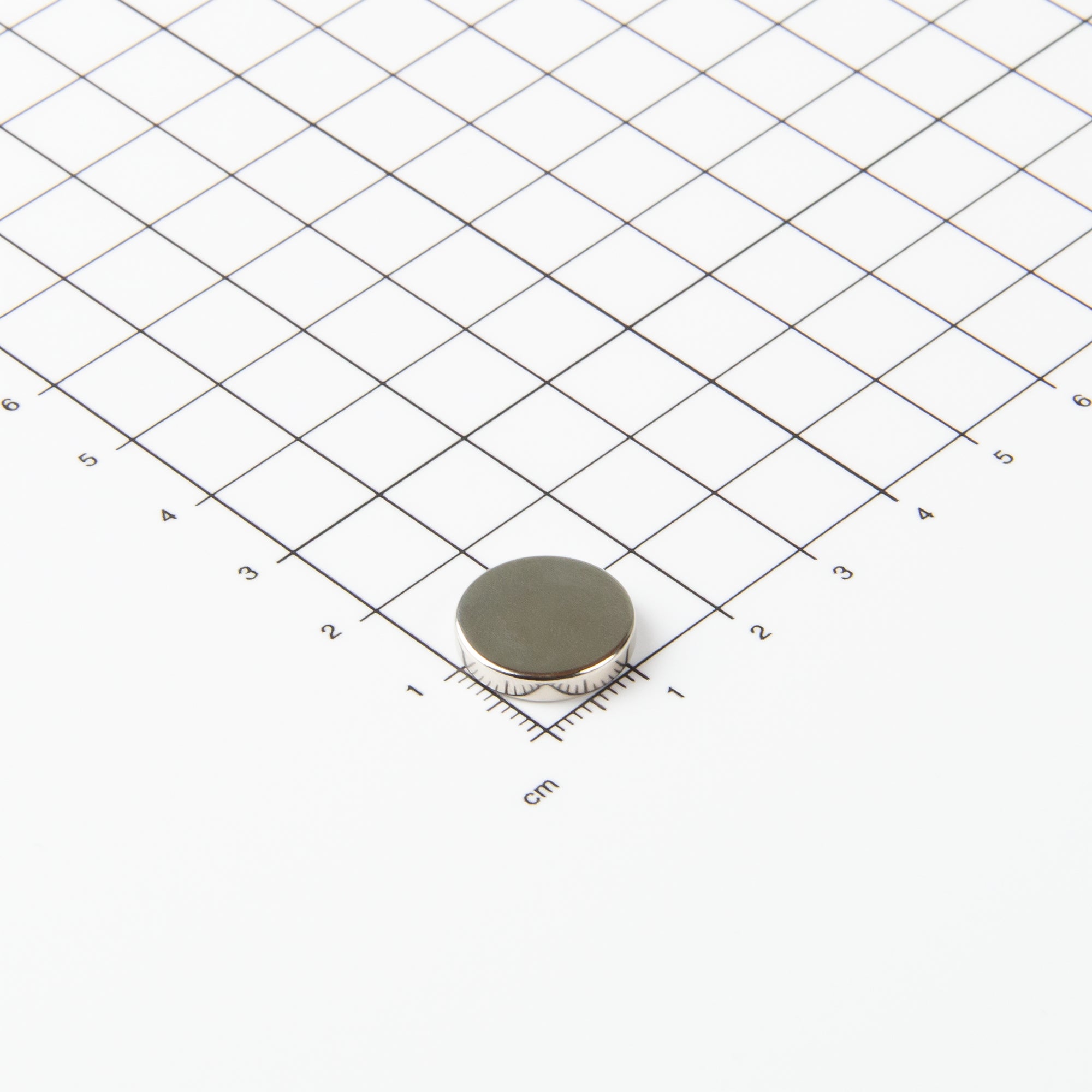 Flacher Scheibenmagnet aus Neodym mit der Abmessung Ø15x3mm