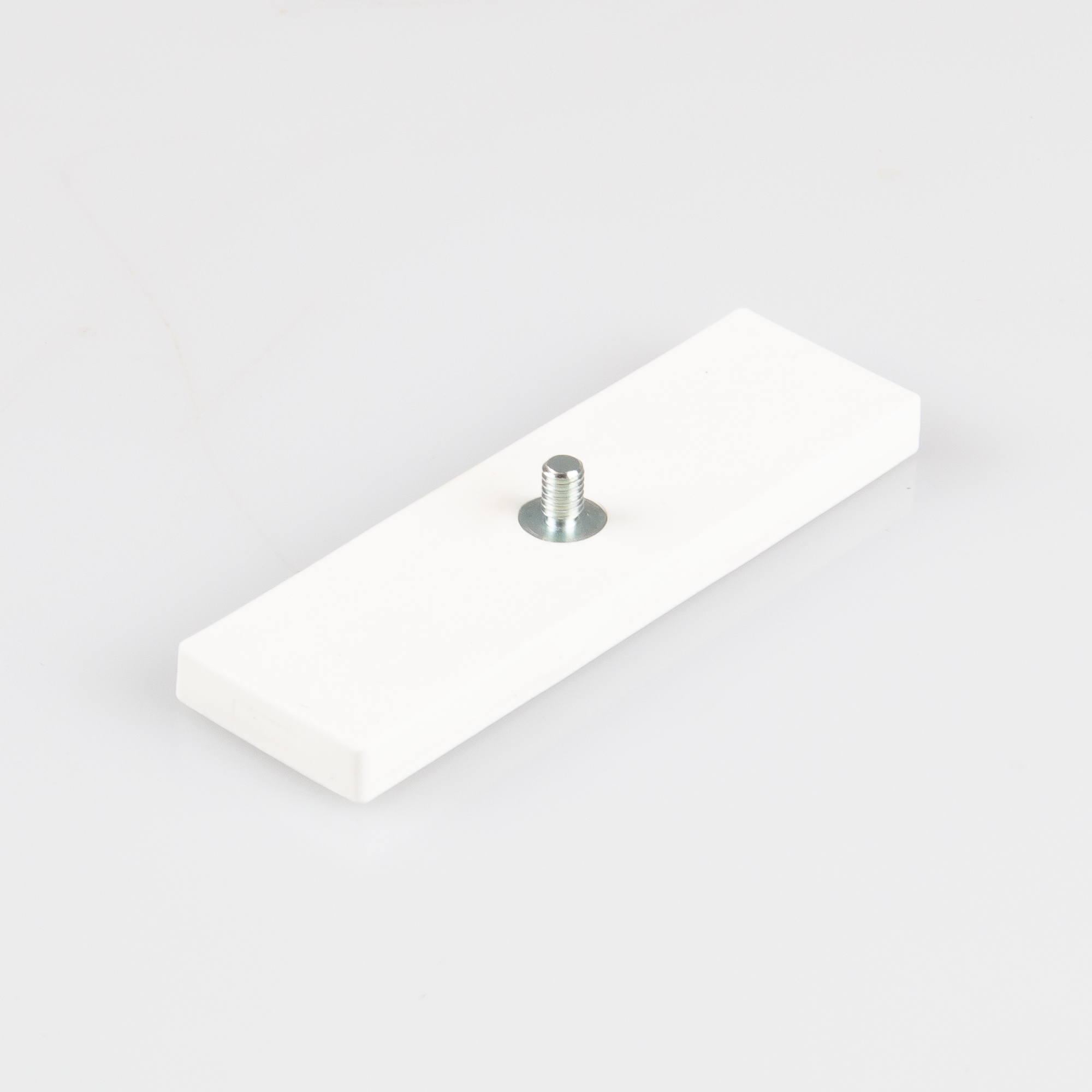 Gummierter Magnet mit Gewindezapfen M4