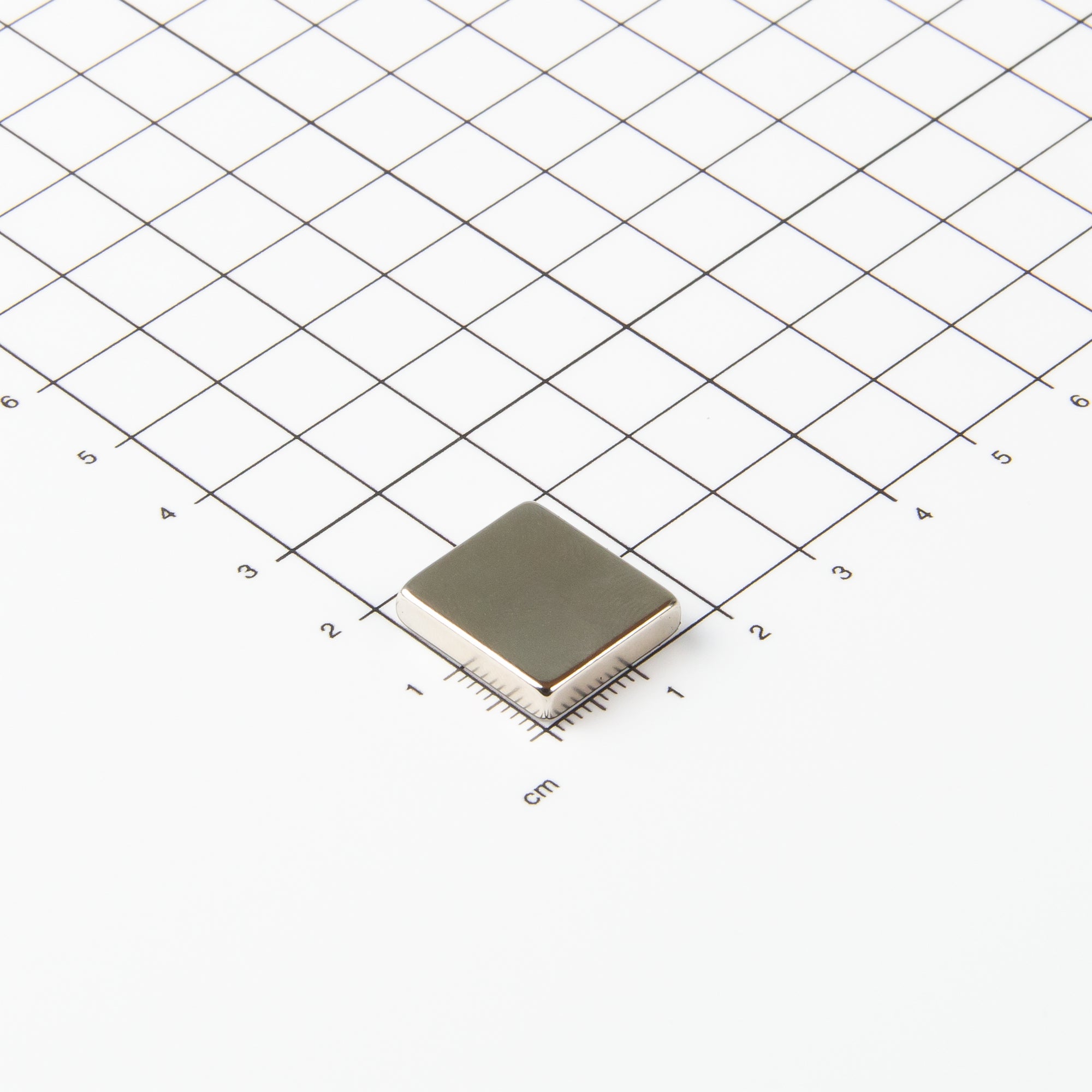 Blockmagnet aus Neodym mit der Abmessung 18x16x4mm