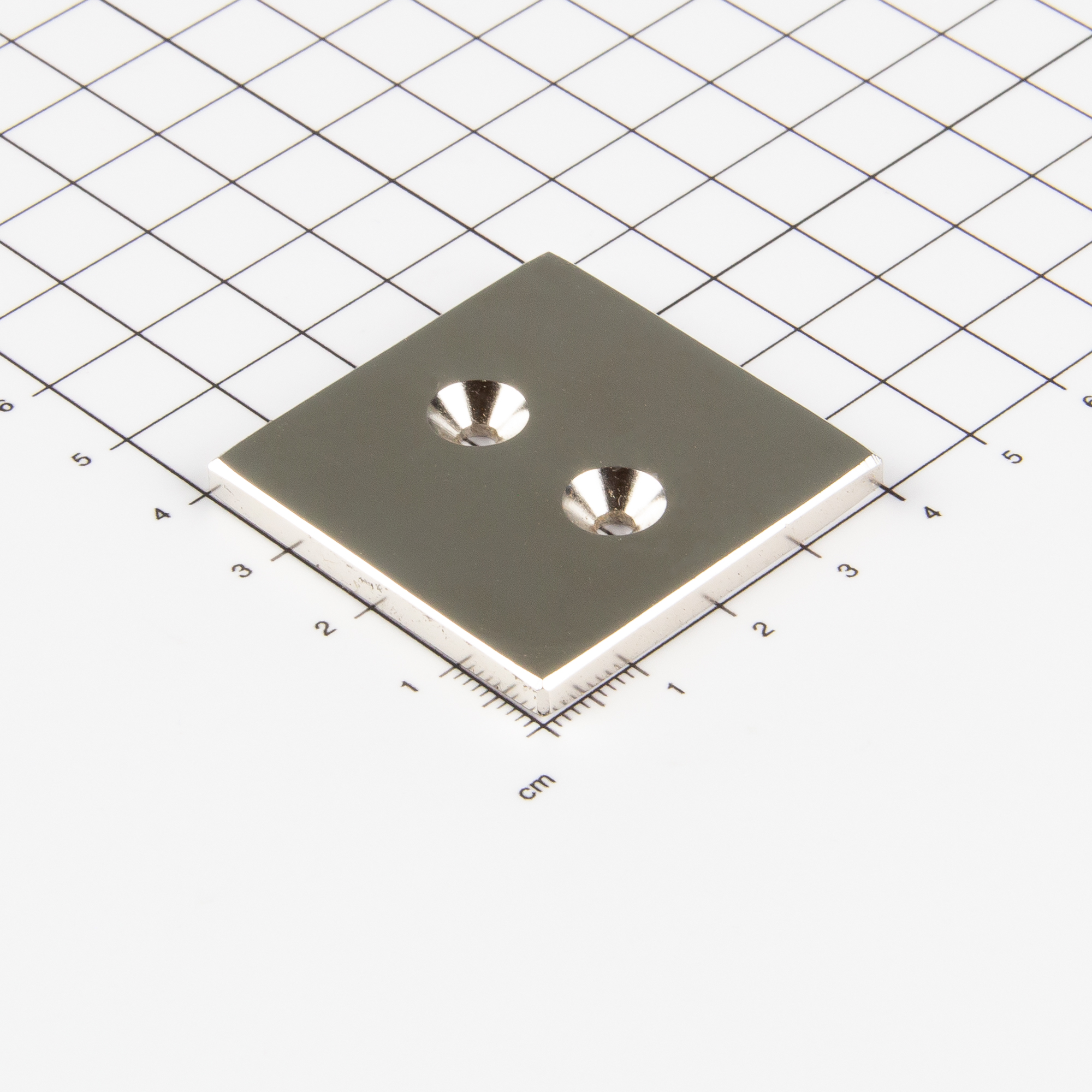 Neodym Blockmagnet mit konischer Senkbohrung 40x40x4mm